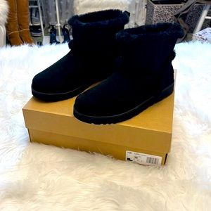 UGG……Black Boots.. New with Box… size 10